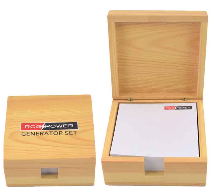 memo in wooden box